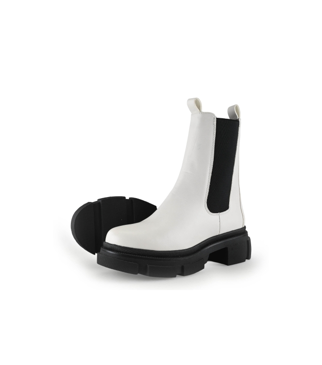 Studio London Slip-ons