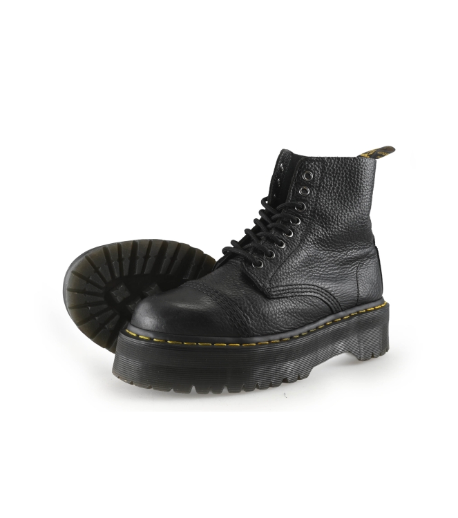 Dr. Martens Schnürstiefel