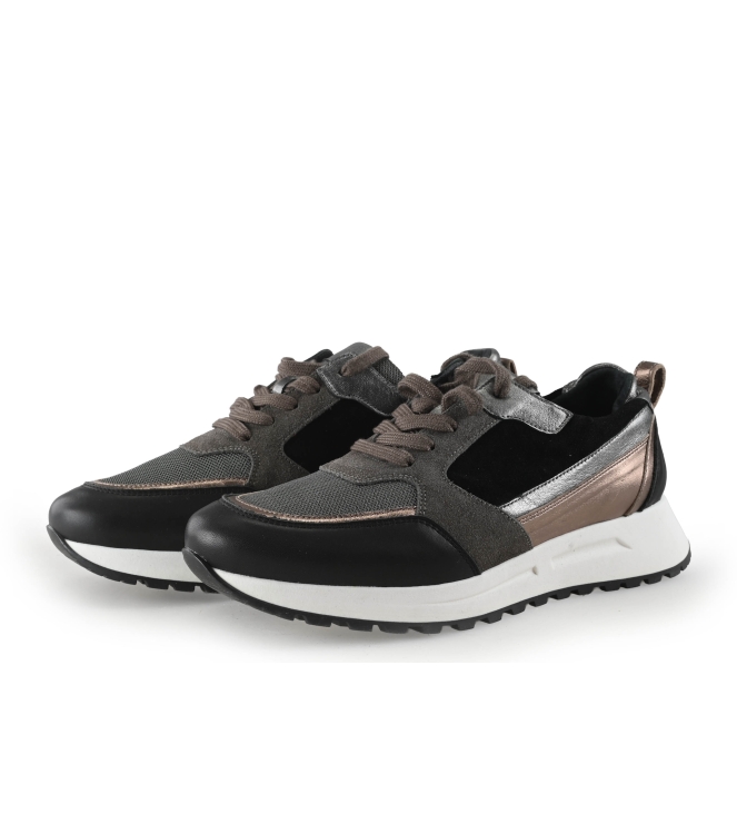 AQA Sneaker