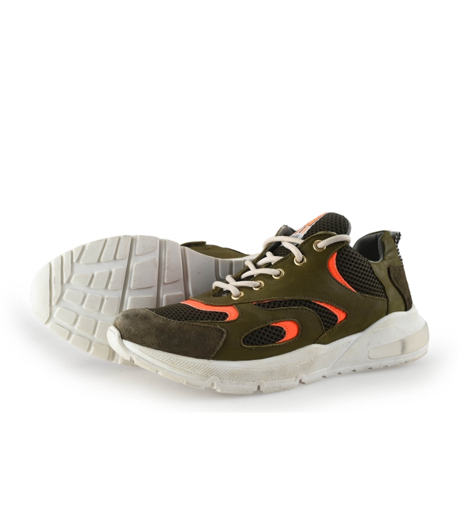 Red-Rag Sneaker