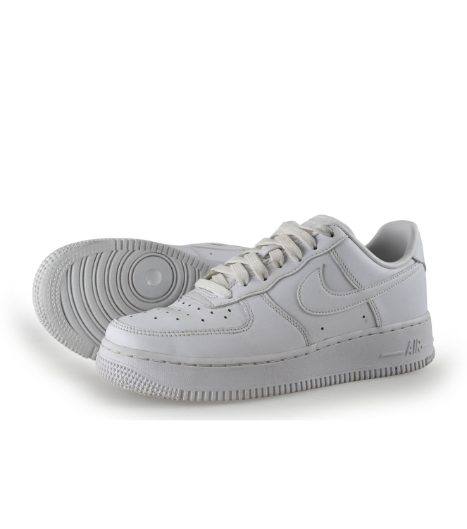 Nike Sneaker