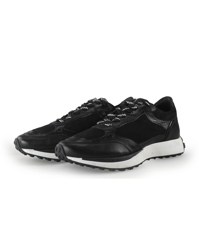 No Stress Sneaker