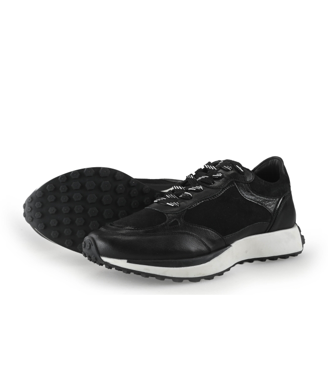 No Stress Sneaker