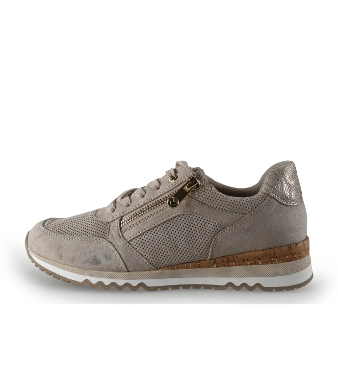 Nova Sneaker
