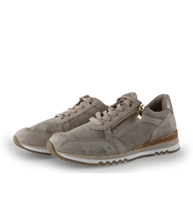 Nova Sneaker