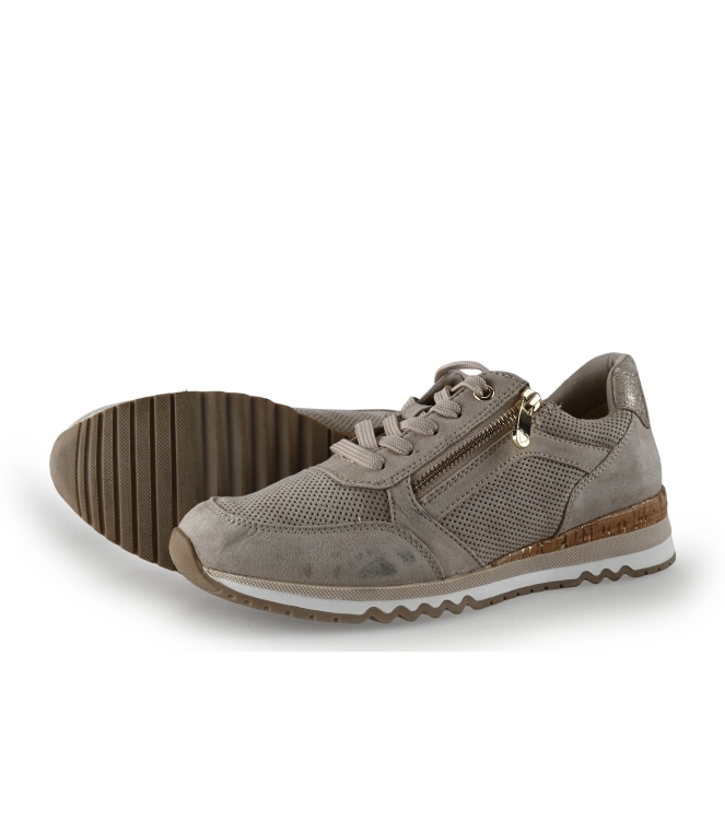 Nova Sneaker
