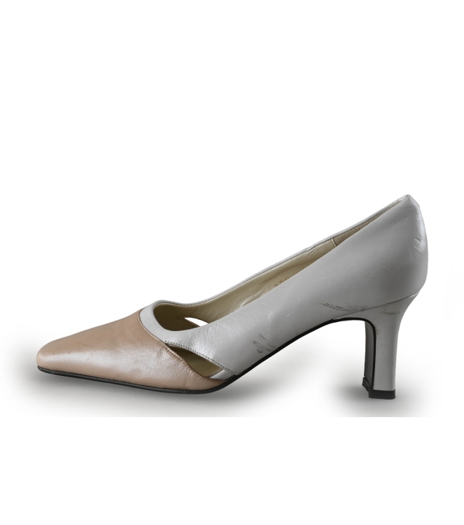 Brenda Zaro pumps