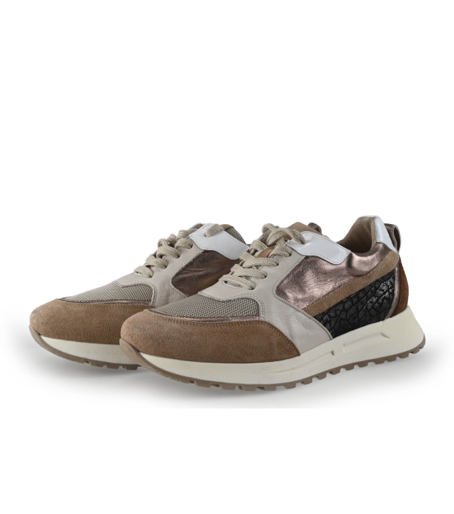 AQA Sneaker