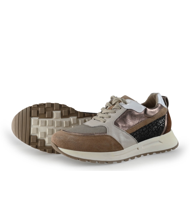 AQA Sneaker