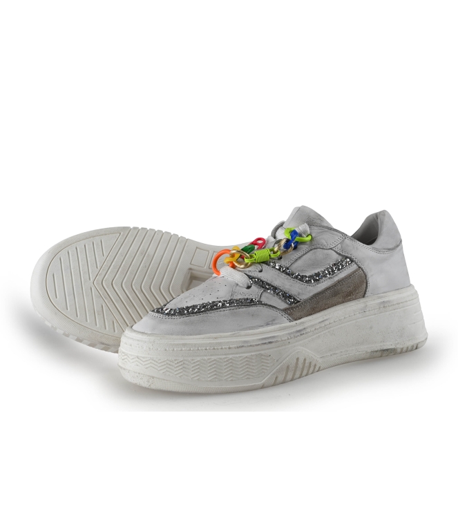 Sacha Sneaker