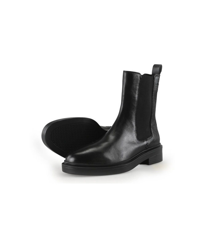 Maruti Chelsea boots