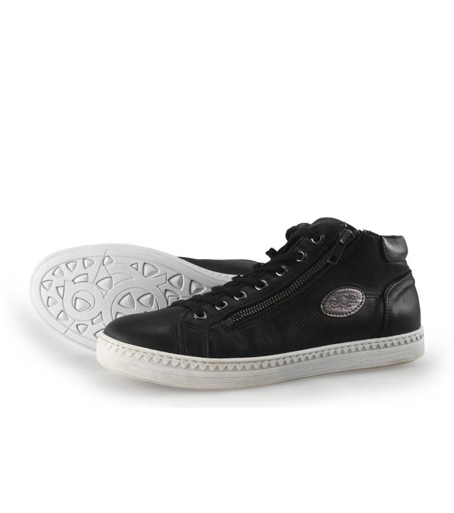 AQA Sneaker