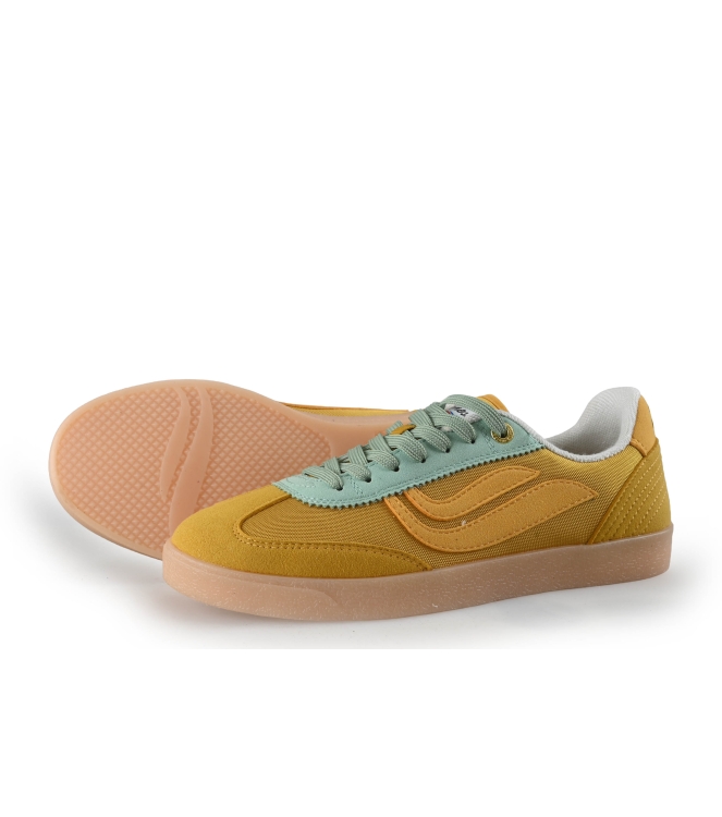 Genesis Sneaker