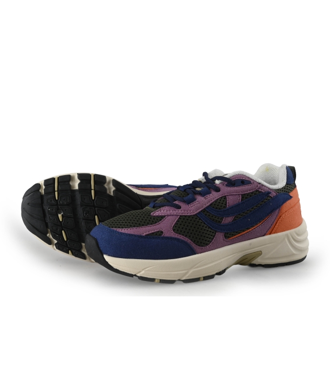 Genesis Sneaker