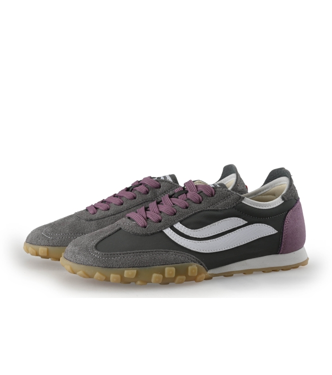 Genesis Sneaker