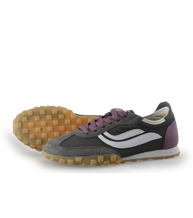 Genesis Sneaker