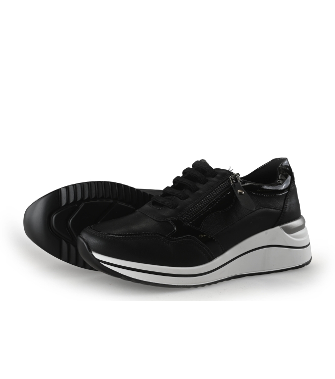 Charmosa Sneaker