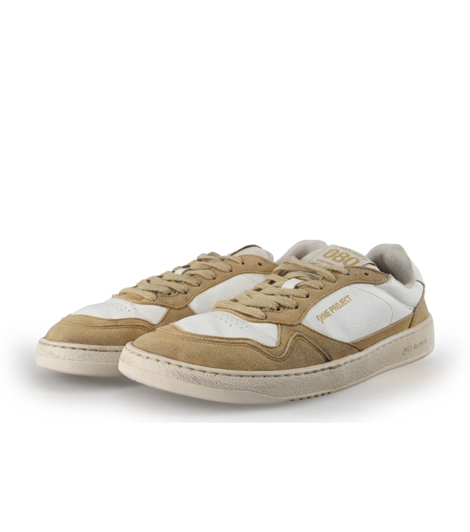 Ohne Sneaker