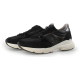 Red-Rag Sneaker