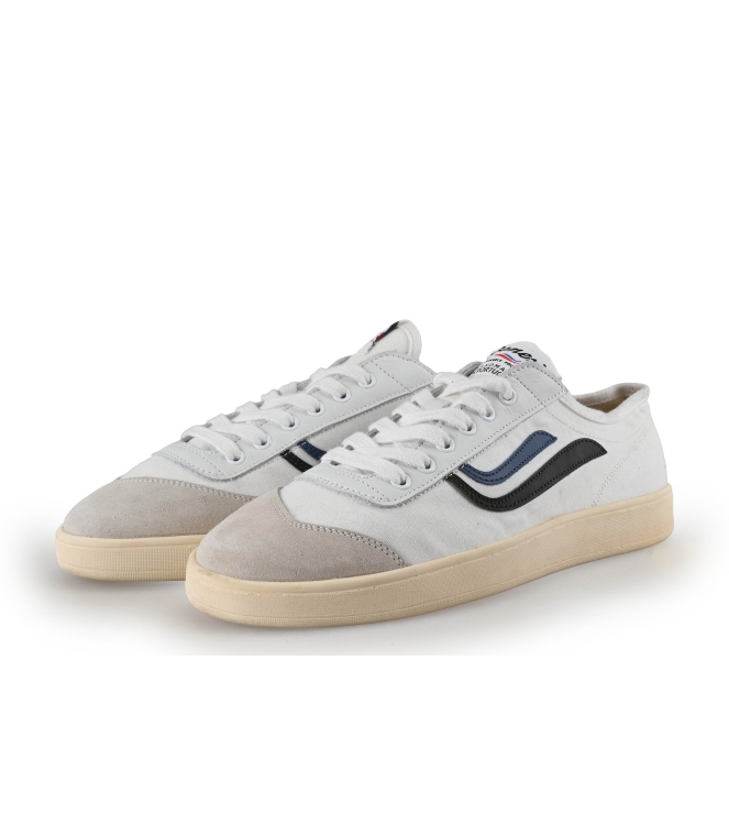 Genesis Sneaker
