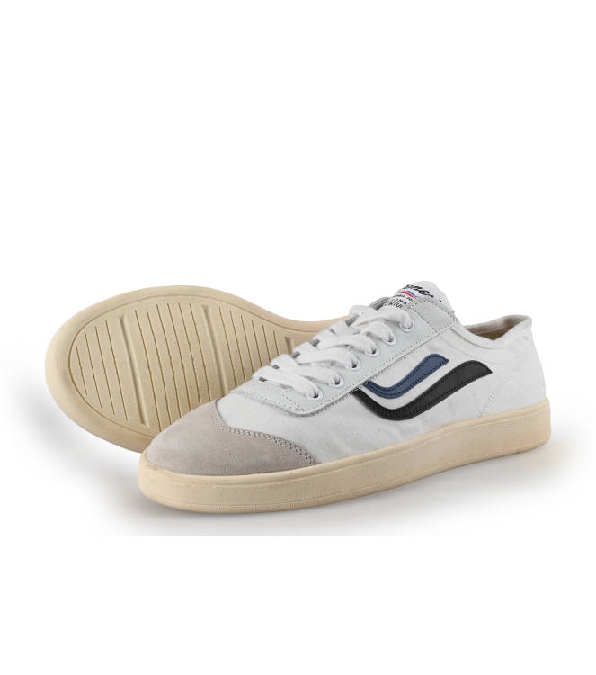 Genesis Sneaker
