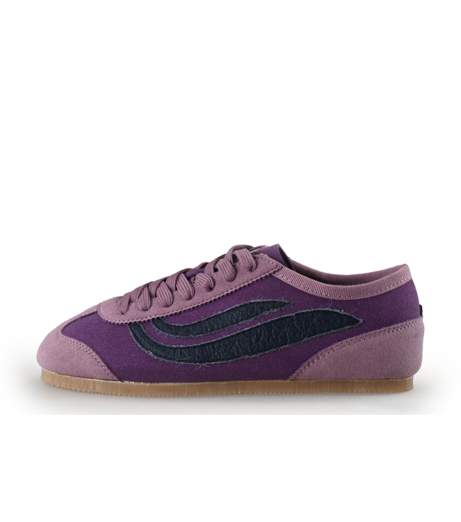 Genesis Sneaker