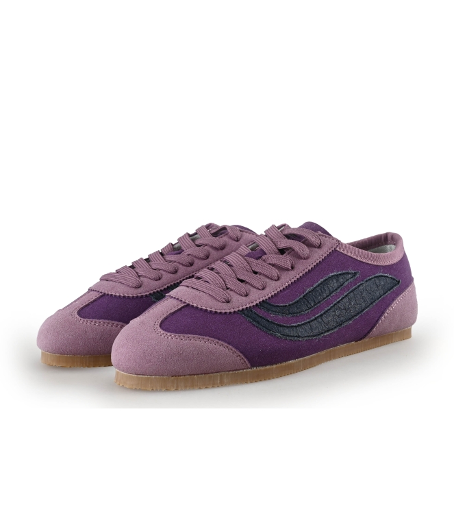 Genesis Sneaker