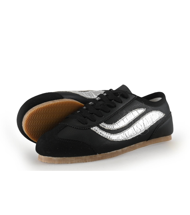 Genesis Sneaker