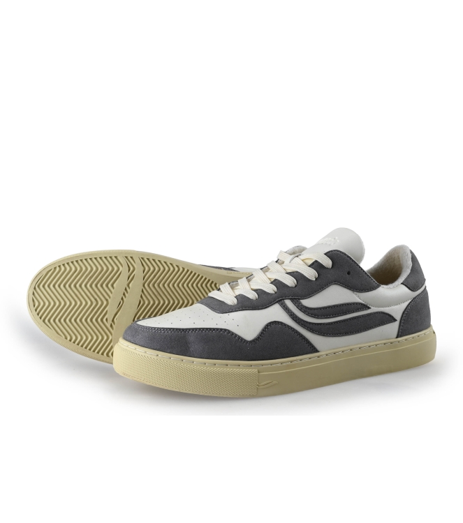 Genesis Sneaker